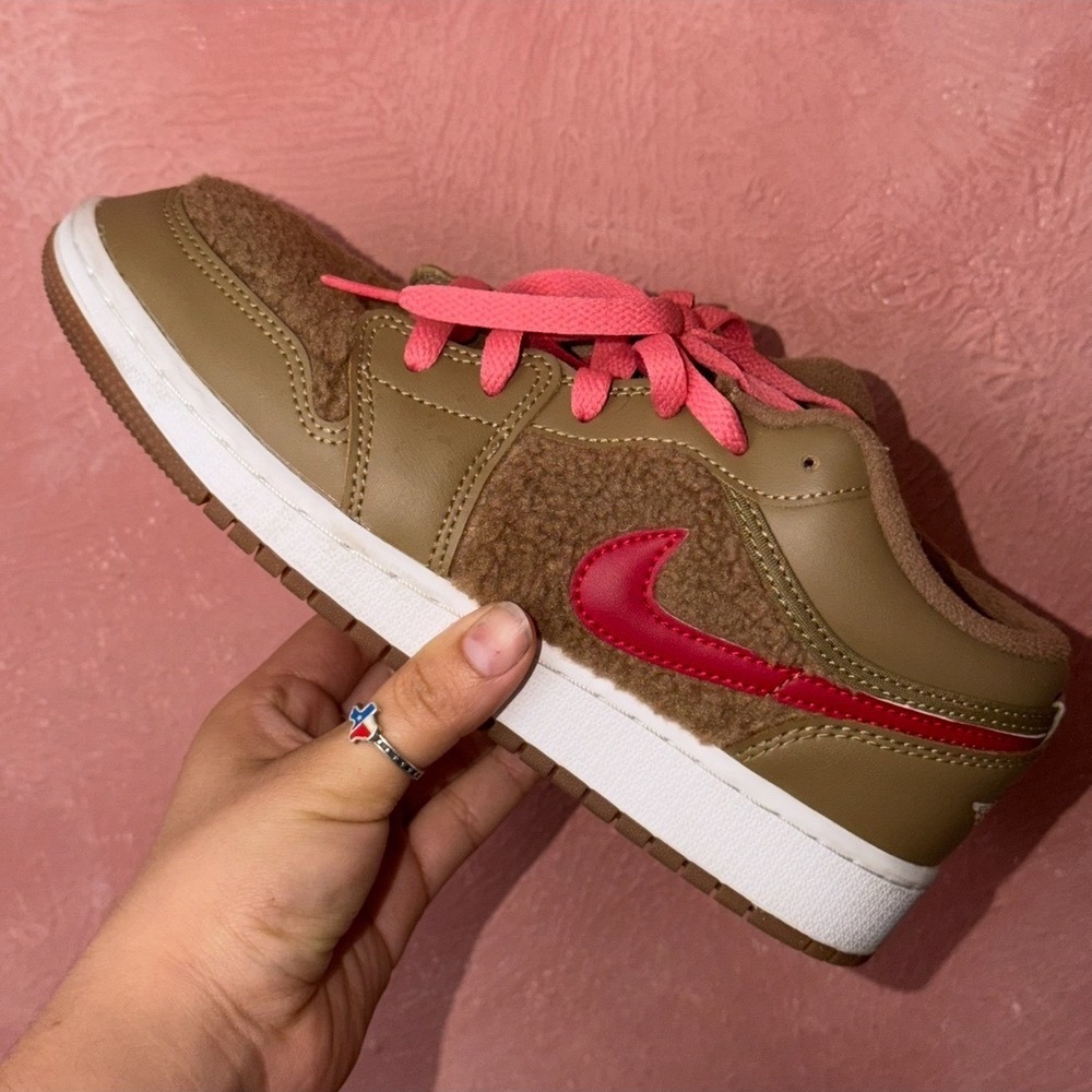 Jordan 1 Low SE Teddy Bear Kids Shoes Dark Driftwood Pink Size 5Y